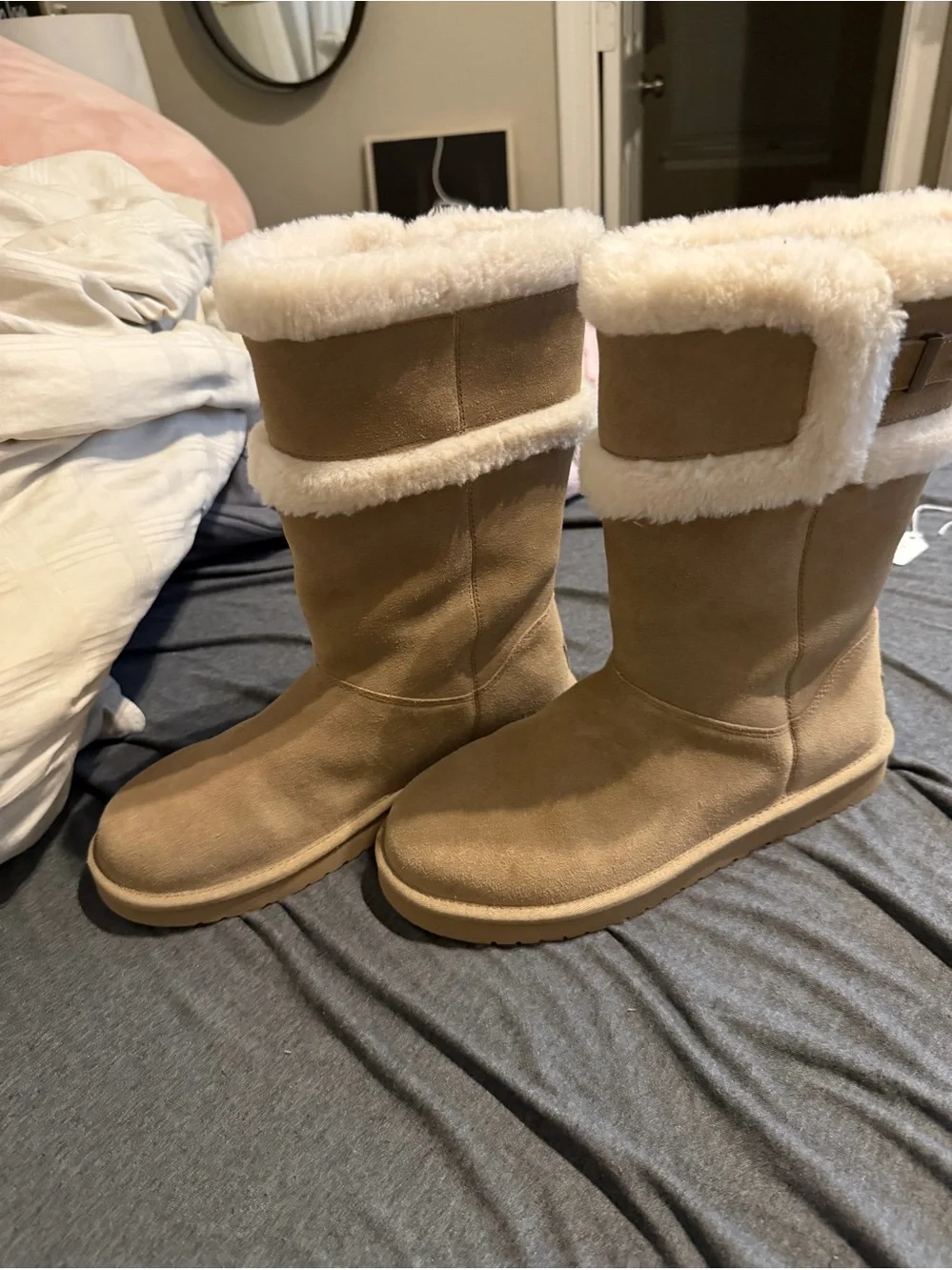 Women's Koolaburra boots by UGGS size 9  I wore them once